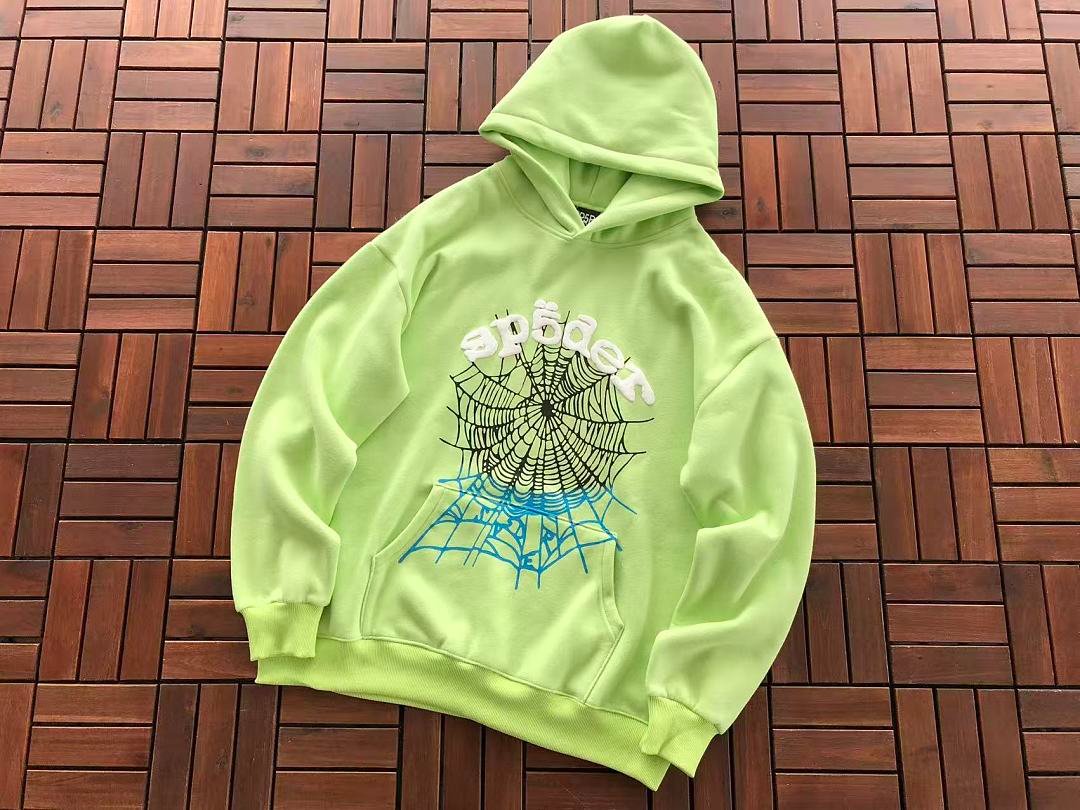 Sp5der fleece hoodie model graphic close-up