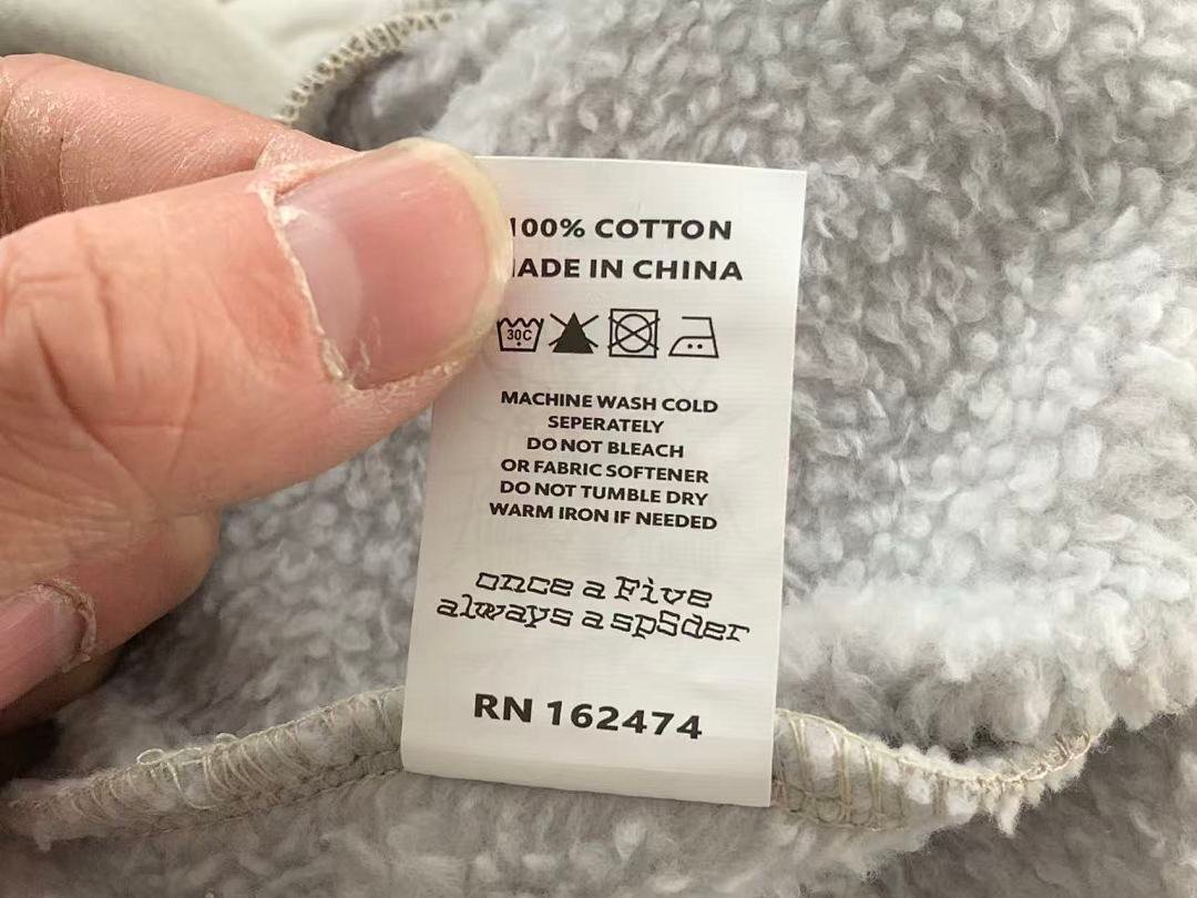 Sp5der fleece tracksuit set detail close-up (photo 16/42)