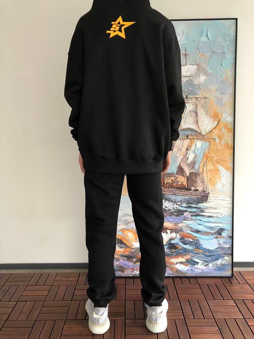 Sp5der fleece tracksuit set model wearing (photo 11/148)