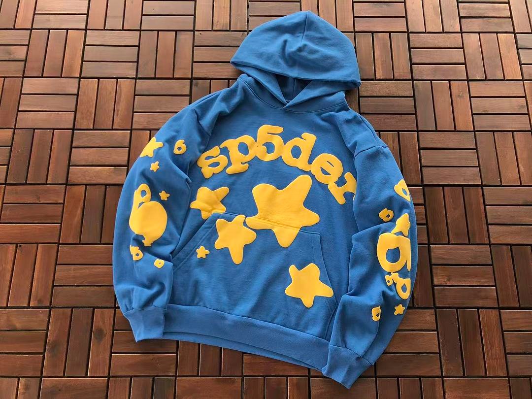 Sp5der fleece tracksuit set model wearing (photo 11/52)