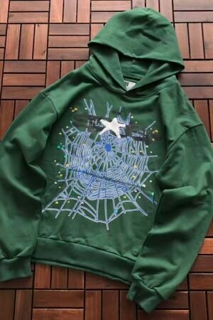 Sp5der hoodie - styling shot (20/20)