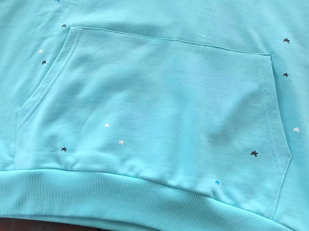 Sp5der hoodie model graphic close-up