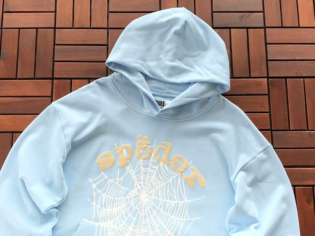 Sp5der hoodie logo detail (photo 6/23)