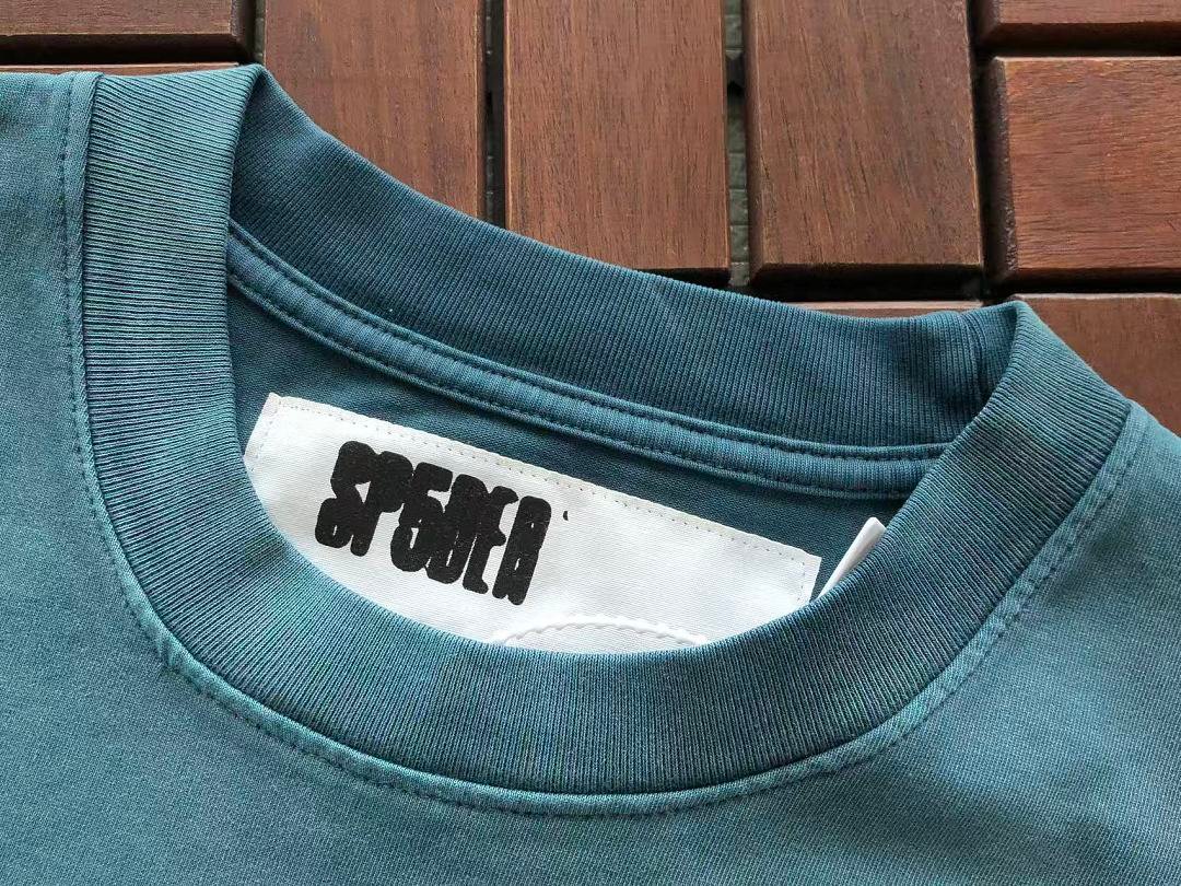 Sp5der tracksuit set model wearing (photo 23/100)