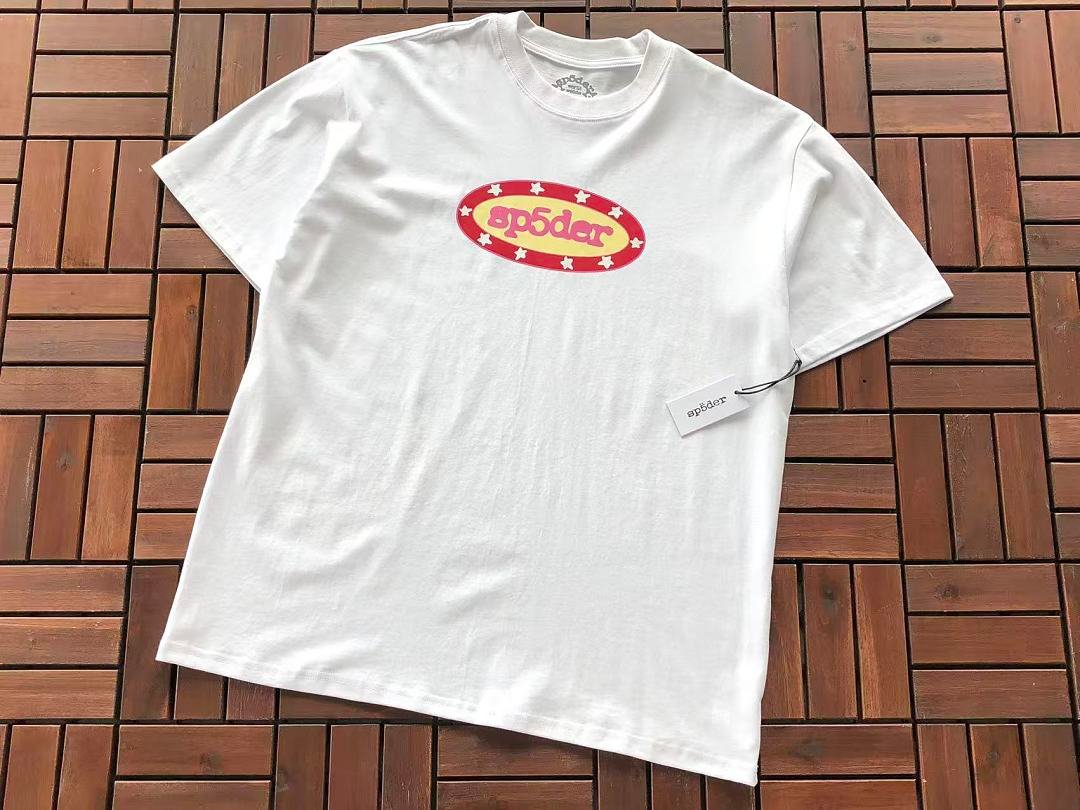 Sp5der t-shirt detail close-up (photo 4/14)