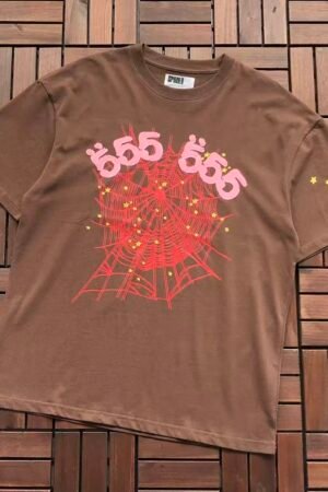 Sp5der t-shirt - styling shot (20/20)