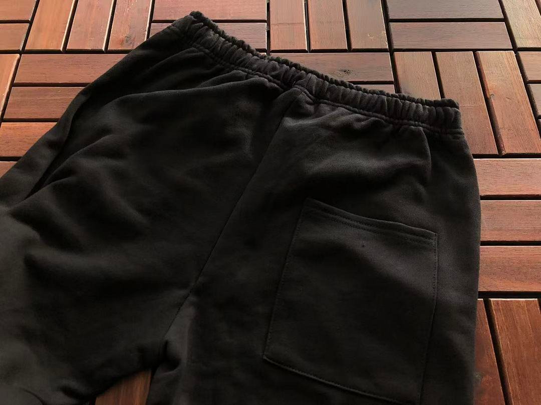 Sp5der tracksuit set flat lay (photo 36/100)