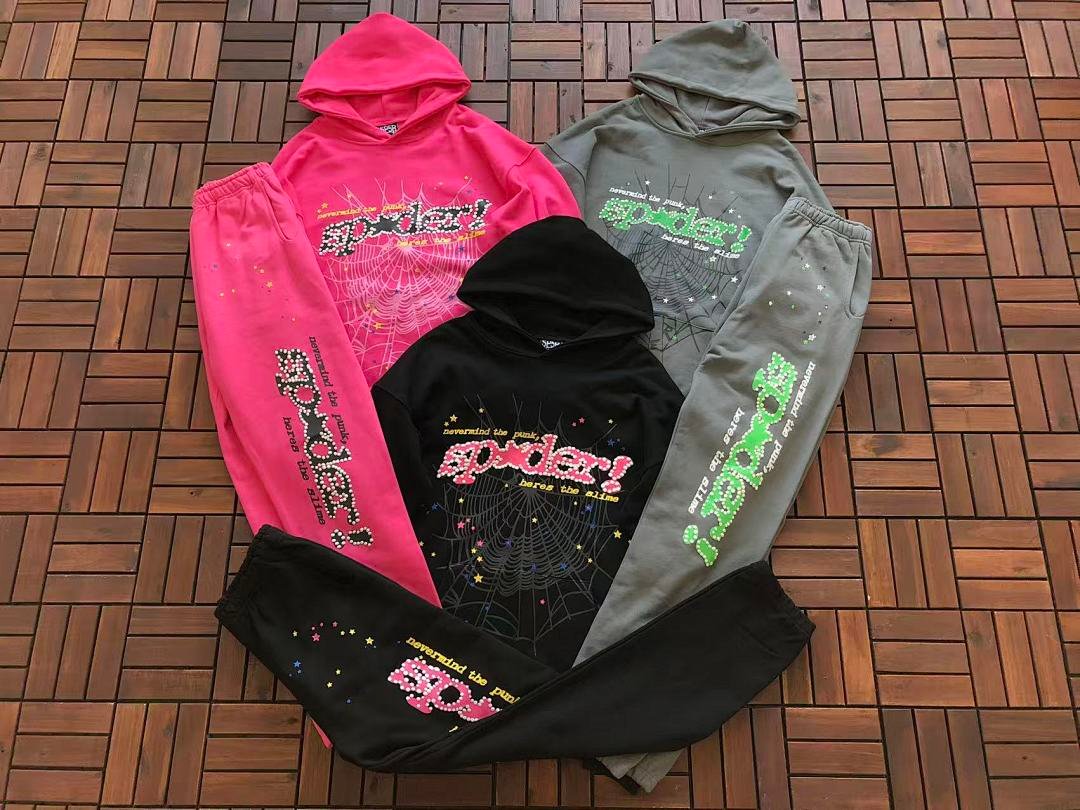 Sp5der tracksuit set flat lay (photo 72/128)