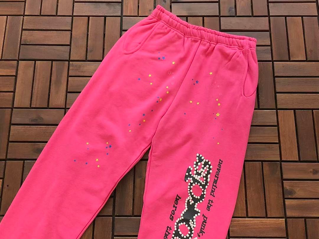 Sp5der tracksuit set styling shot (photo 92/128)