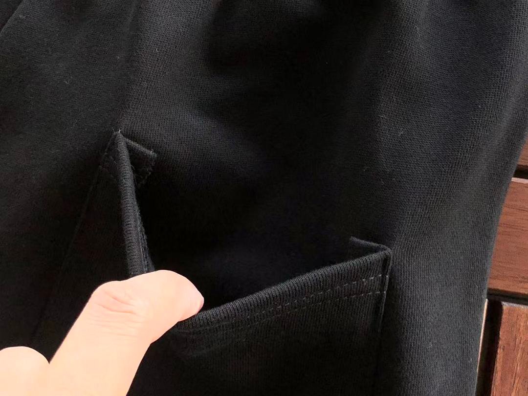 Sp5der tracksuit set graphic close-up (photo 29/47)