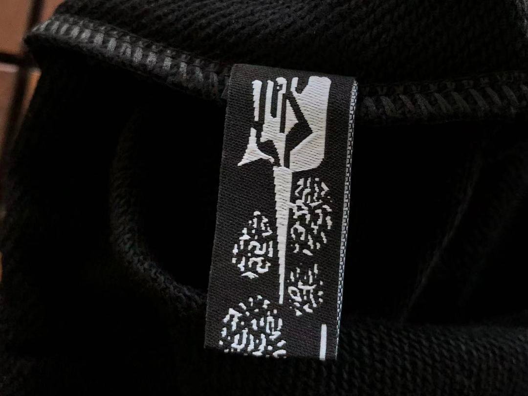 Sp5der tracksuit set styling shot (photo 32/47)
