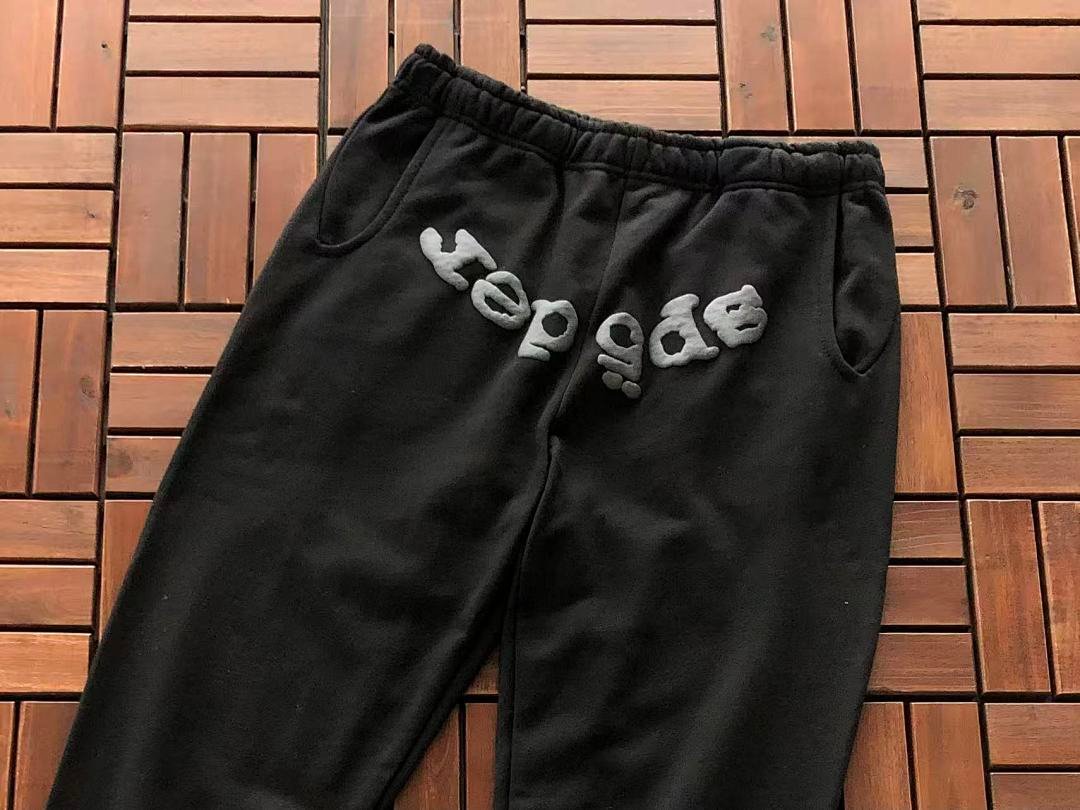 Sp5der tracksuit set logo detail (photo 30/38)