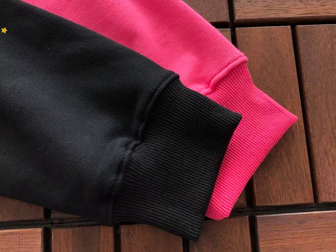 Sp5der tracksuit set model graphic close-up