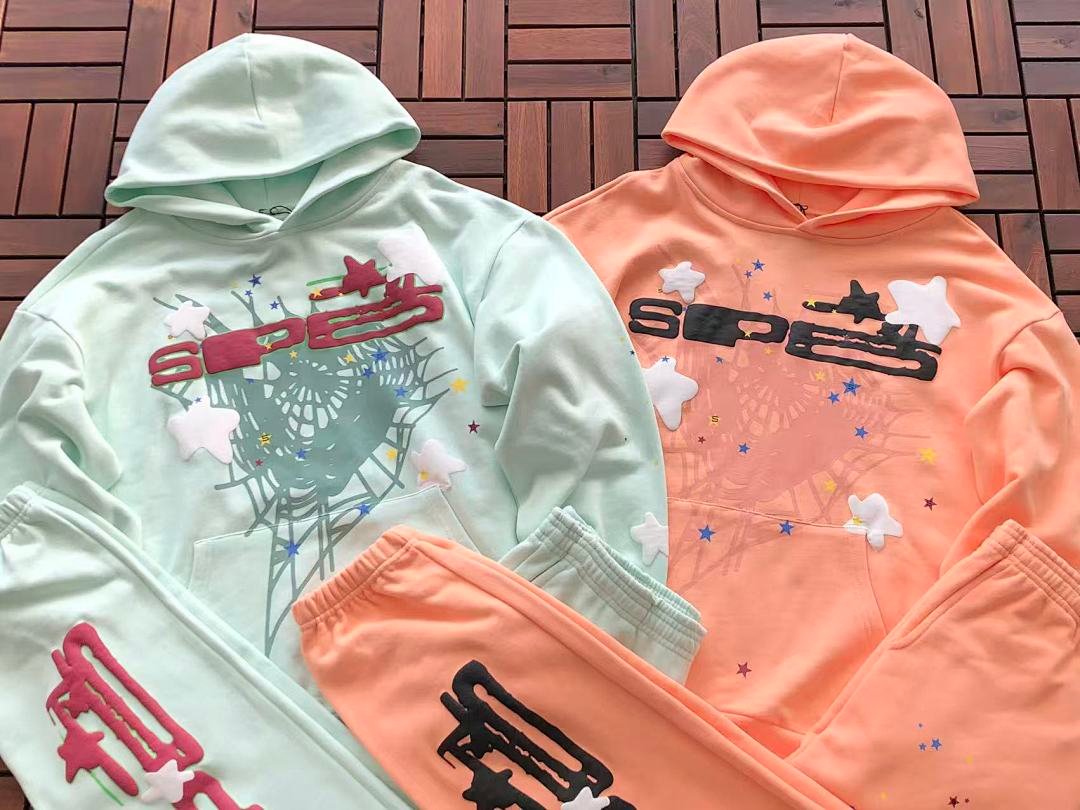 Sp5der tracksuit set flat lay (photo 24/48)