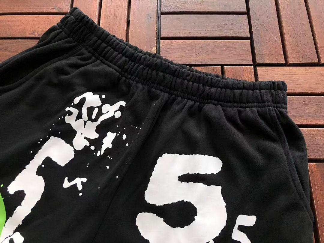 Sp5der tracksuit set model wearing (photo 35/39)