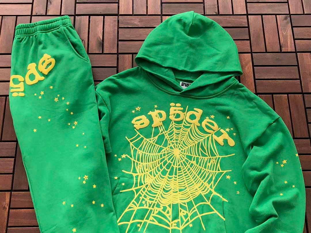 Sp5der tracksuit set styling shot (photo 20/34)