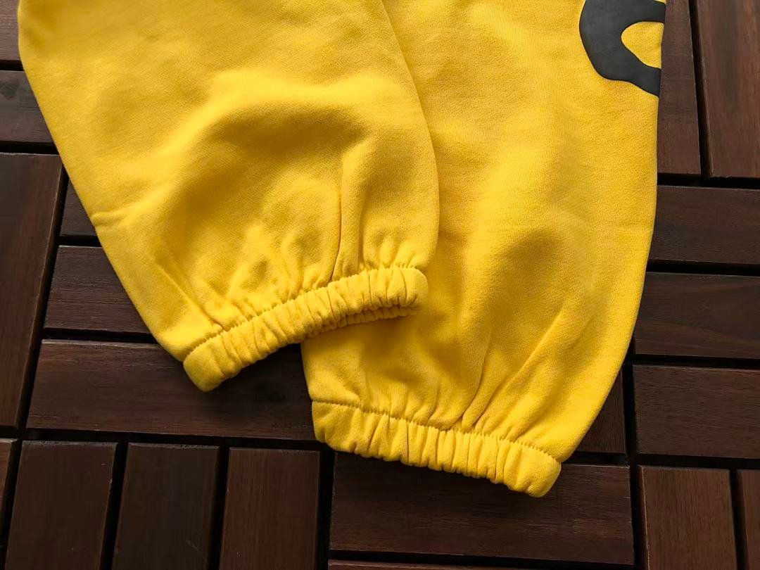 Sp5der tracksuit set flat lay (photo 24/36)
