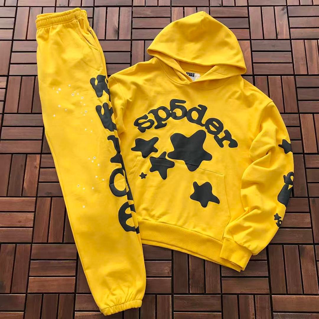 Sp5der tracksuit set flat lay (photo 36/36)