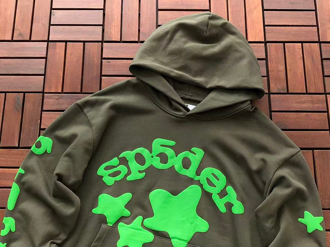 Sp5der tracksuit set flat lay (photo 48/63)
