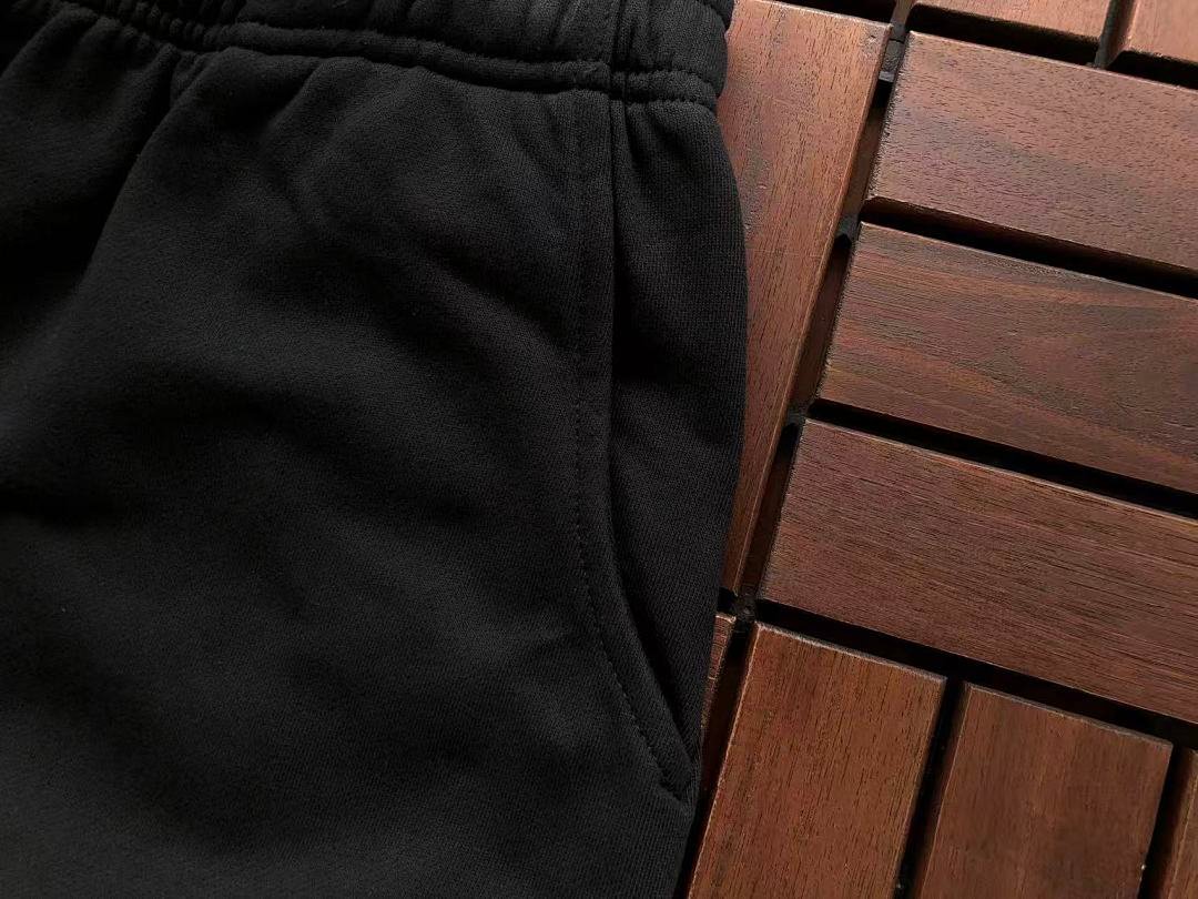 Sp5der tracksuit set styling shot (photo 56/63)