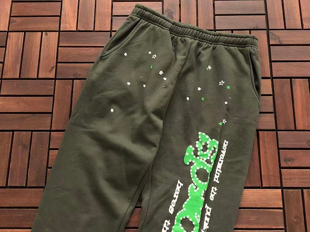 Sp5der tracksuit set detail close-up (photo 4/37)