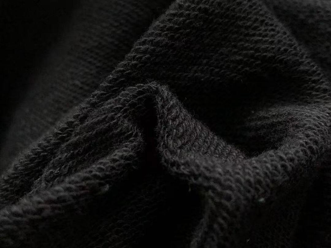 Sp5der tracksuit set styling shot (photo 8/40)