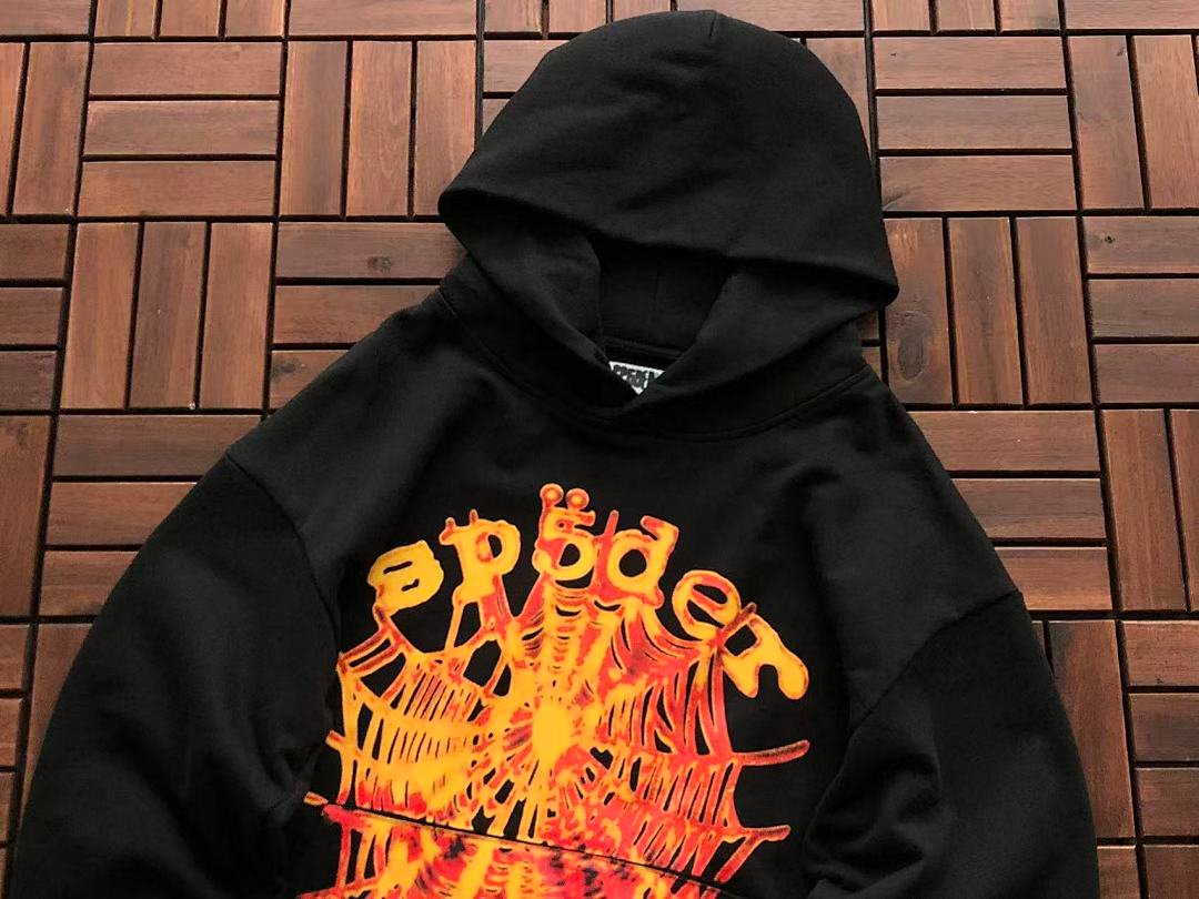 Sp5der tracksuit set styling shot (photo 20/35)