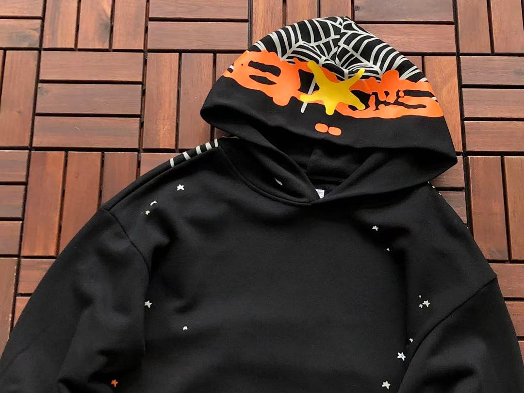 Sp5der tracksuit set model wearing (photo 47/55)