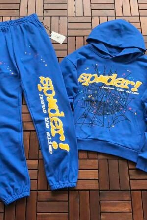Sp5der tracksuit set - model wearing (47/47)