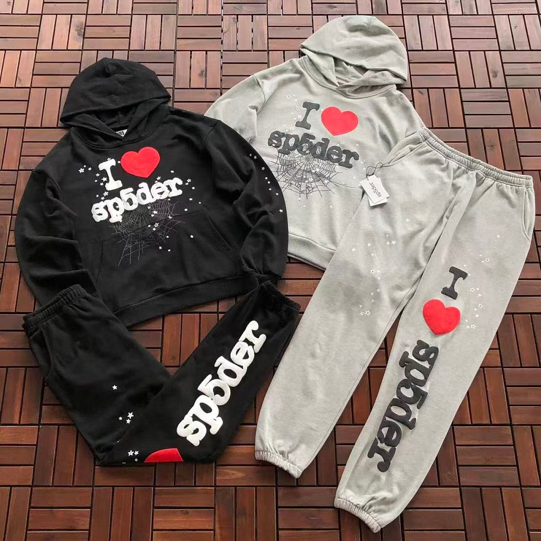 Sp5der tracksuit set model wearing (photo 47/47)