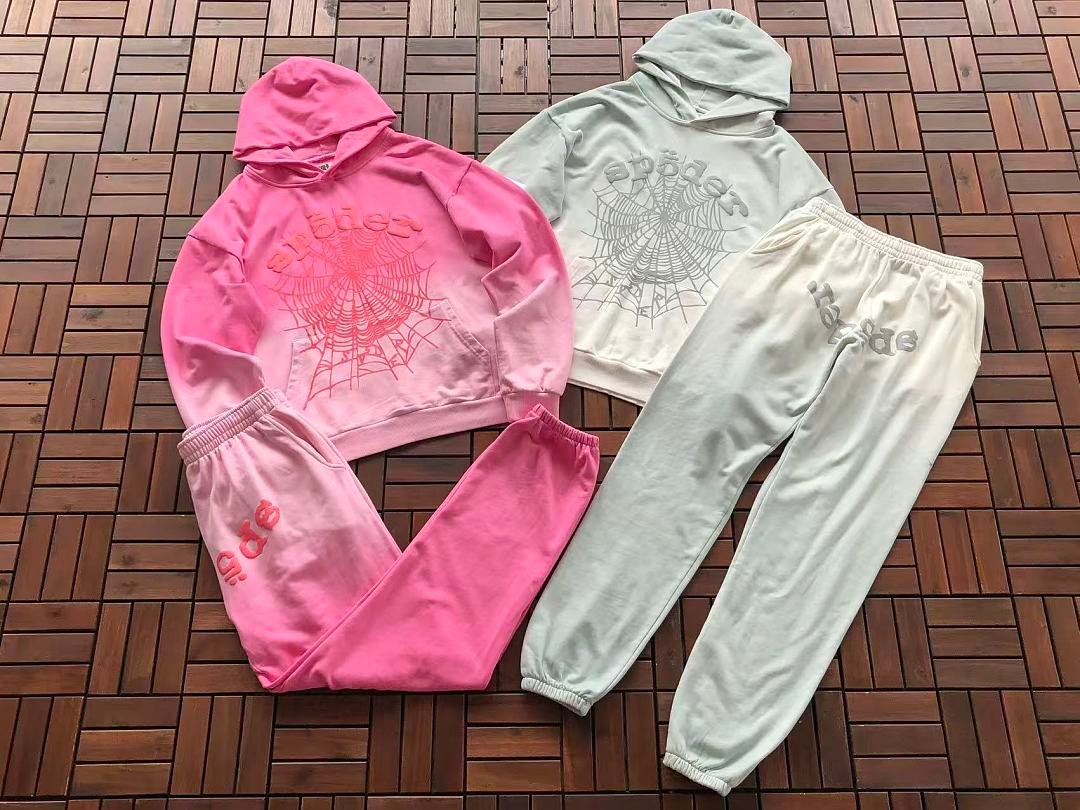 Sp5der tracksuit set styling shot (photo 8/43)