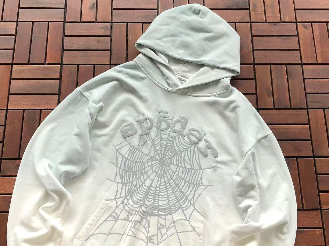 Sp5der tracksuit set model wearing (photo 11/43)
