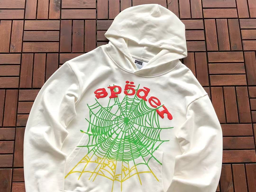 Sp5der tracksuit set model wearing (photo 11/34)