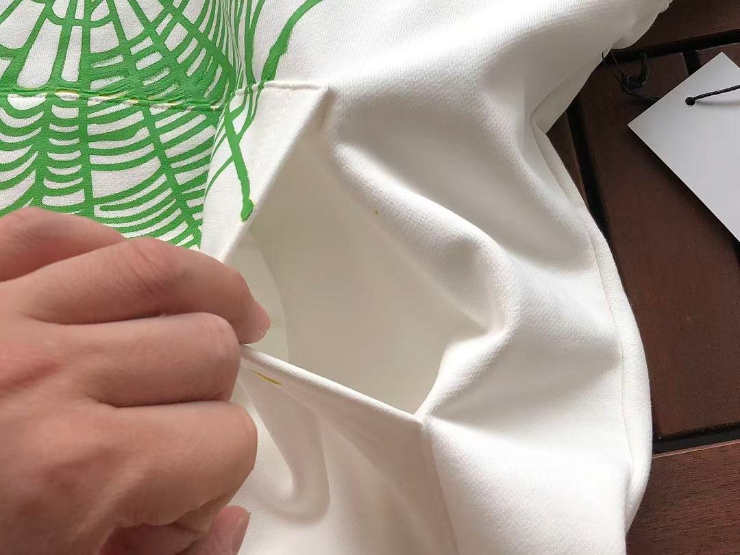 Sp5der tracksuit set detail close-up (photo 16/34)