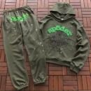 Sp5der tracksuit set - styling shot (44/44)