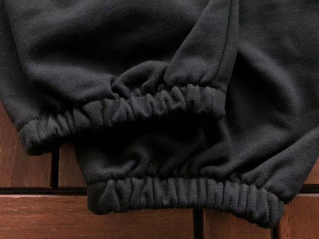 Sp5der tracksuit set styling shot (photo 32/48)
