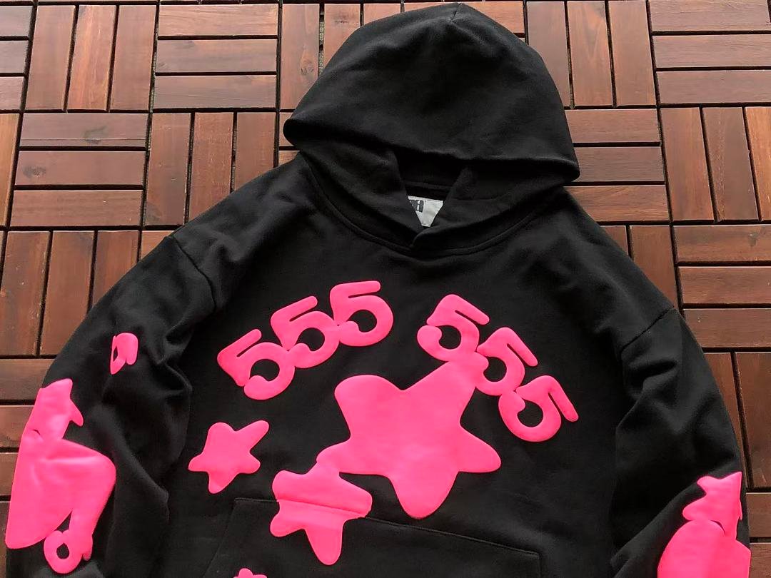 Sp5der tracksuit set styling shot (photo 8/42)