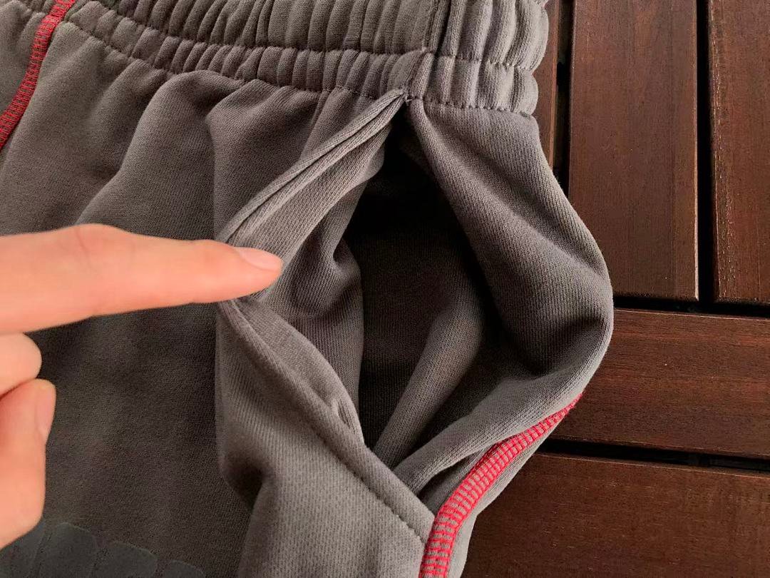 Sp5der tracksuit set detail close-up (photo 28/40)